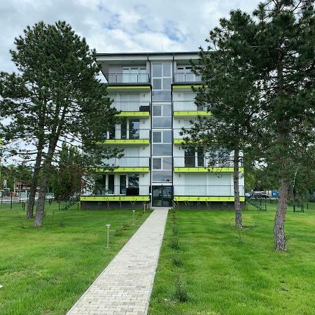Siofok Ezuestpart Granada Koezvetlen Vizparti Premium Apartman Zewnętrze zdjęcie