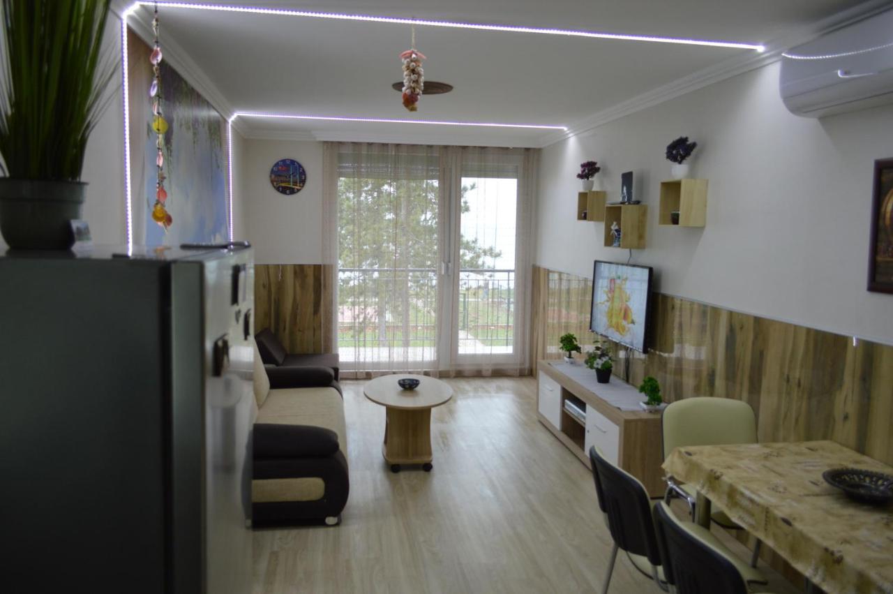 Siofok Ezuestpart Granada Koezvetlen Vizparti Premium Apartman Zewnętrze zdjęcie